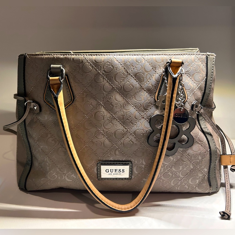 GUESS HangBag